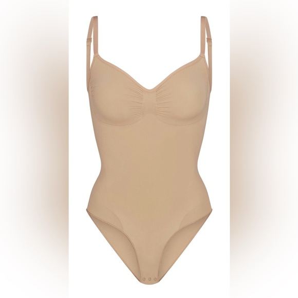 SKIMS Scultping Shapewear (Various Styles & Sizes) - Picture 8 of 9
